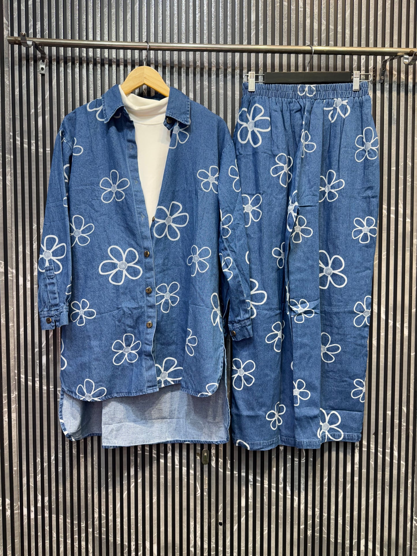 Presenting Beautiful outfit denim 3 piece coat set