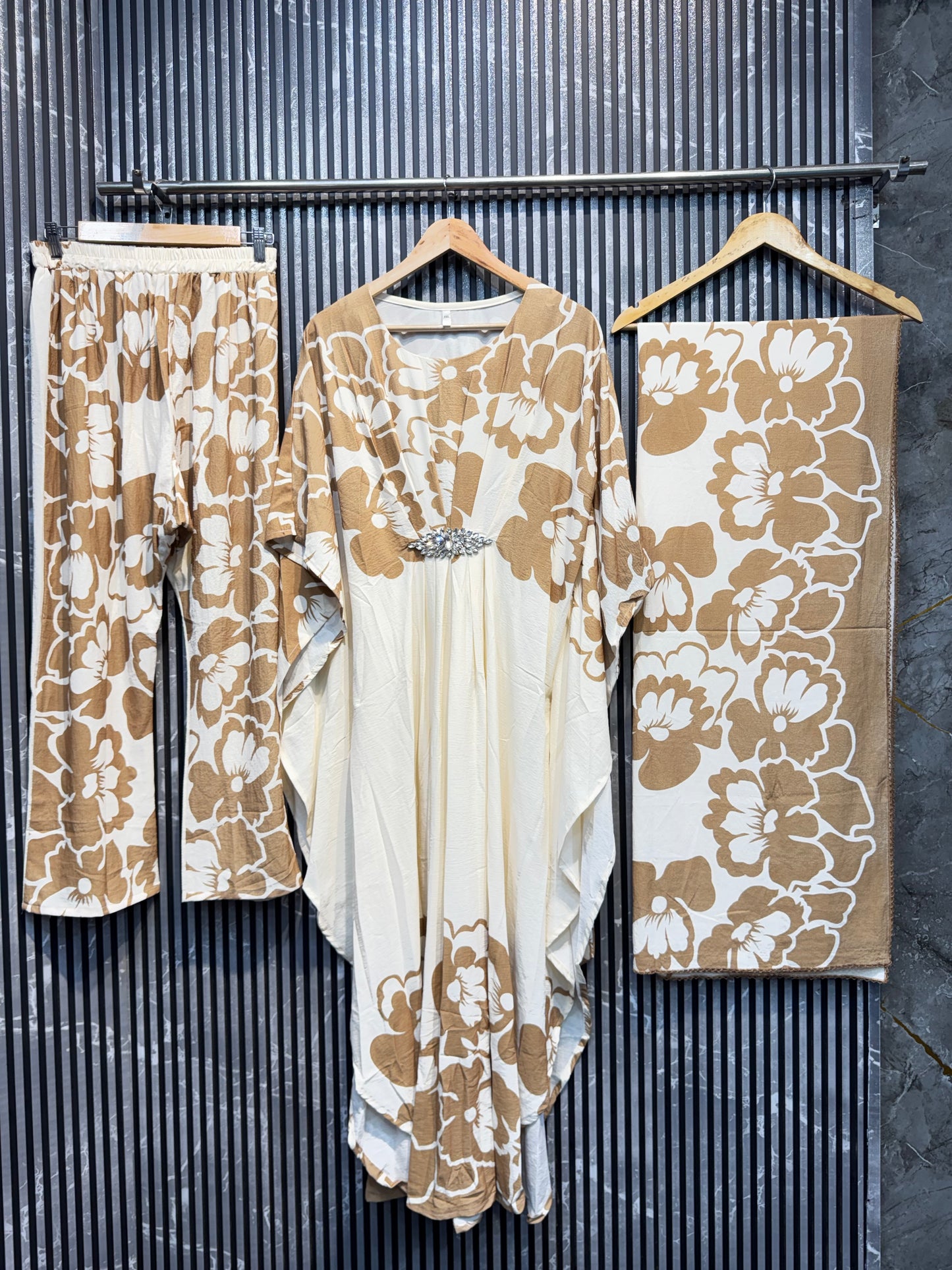 10009✨most loved❤️and demanded article — Noor-e-Haya Long Abaya with Namazi Dupatta.🧕🏻