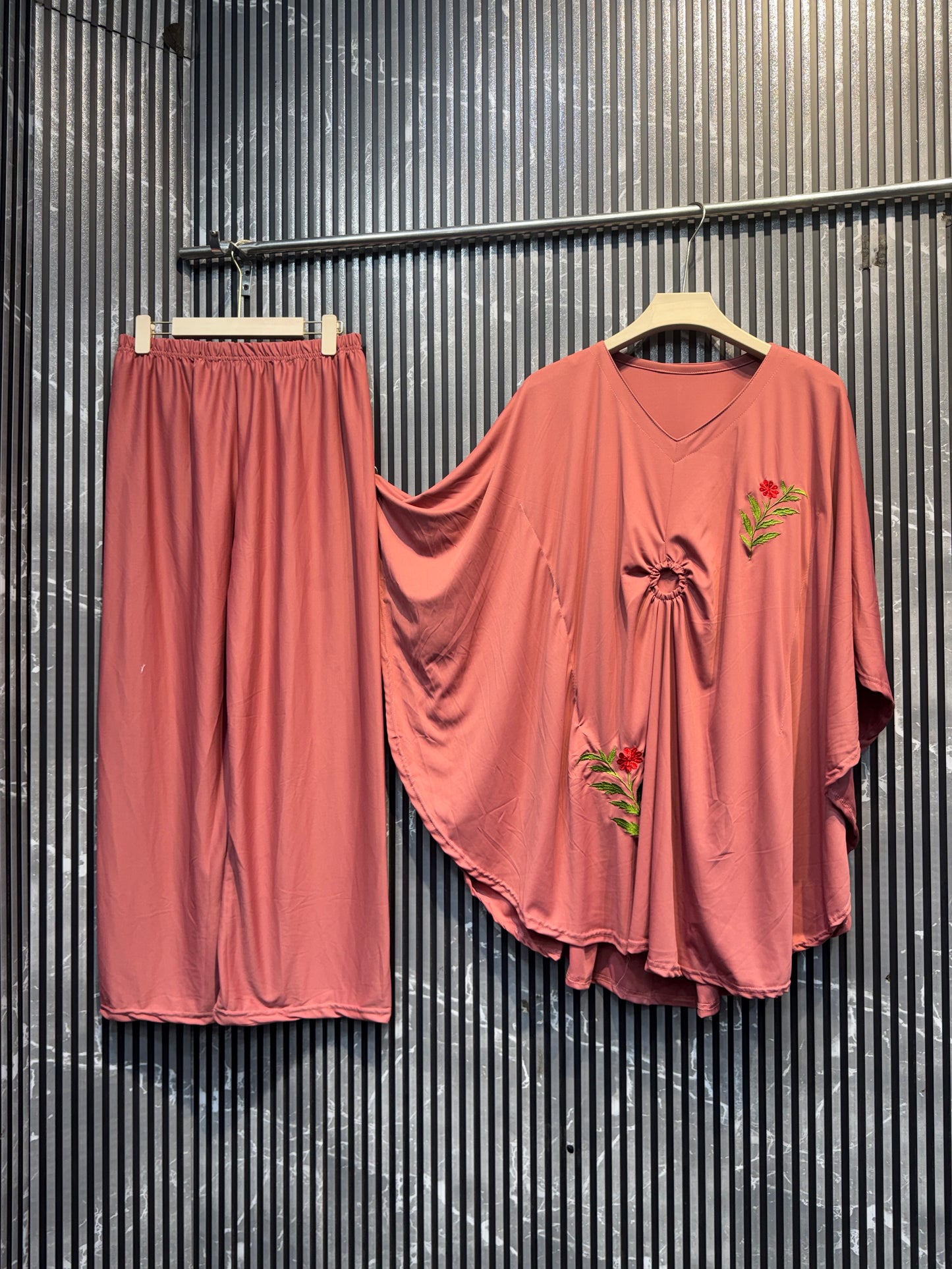 Code10002 ❣️So presenting beautiful, aabaya cod set ❤️