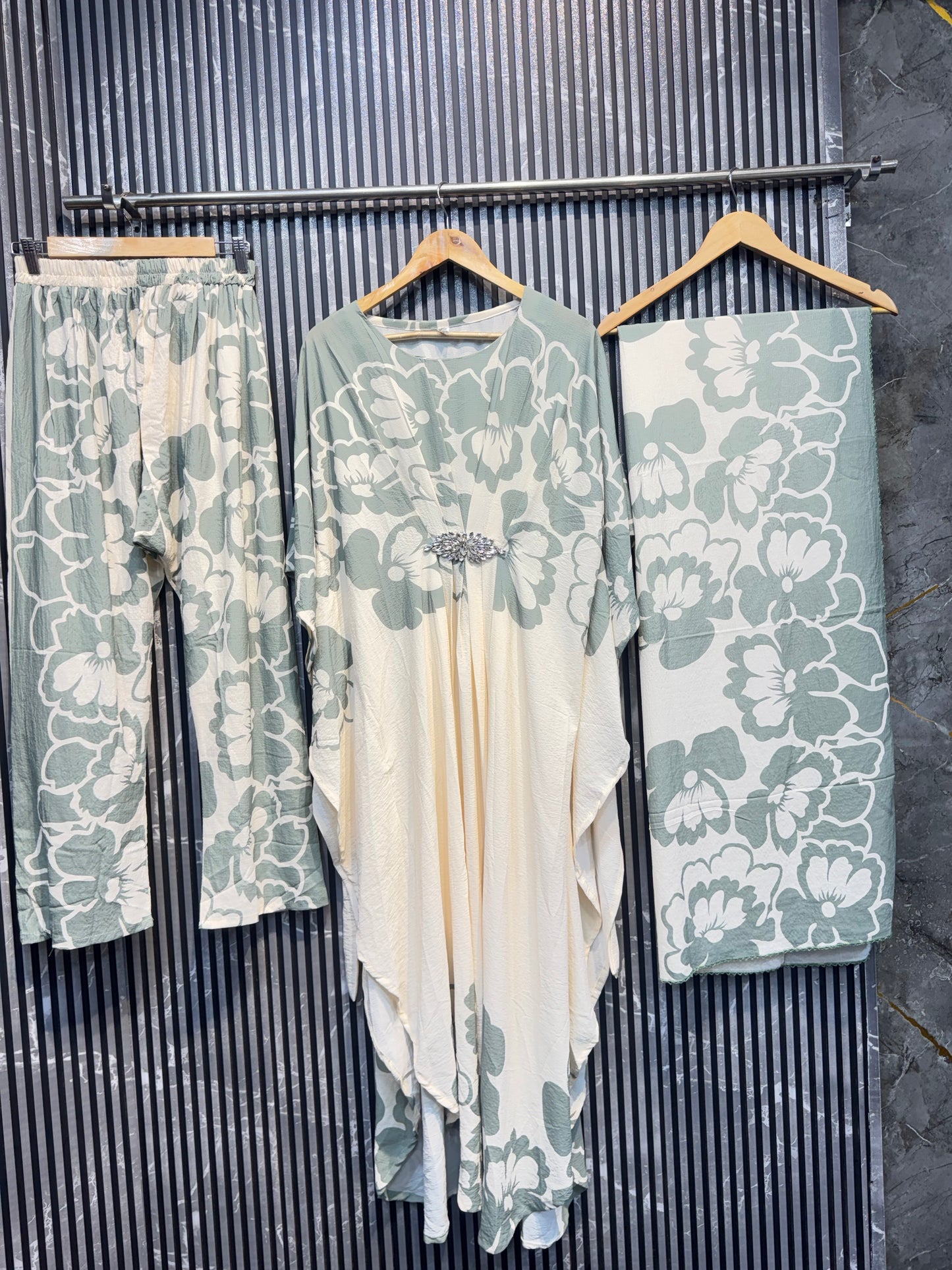 10009✨most loved❤️and demanded article — Noor-e-Haya Long Abaya with Namazi Dupatta.🧕🏻