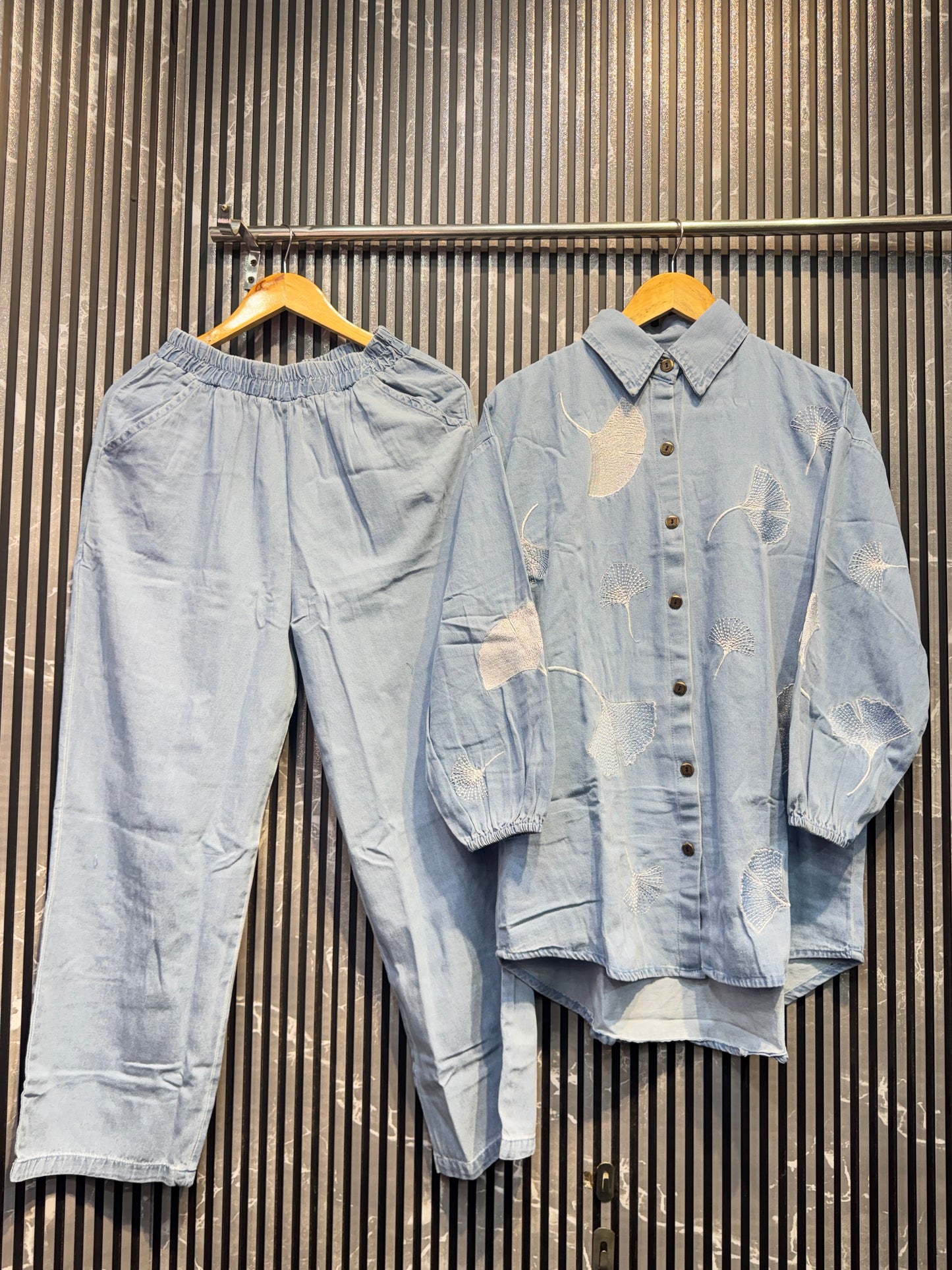 Presenting Beautiful outfit denim 2piece coat set