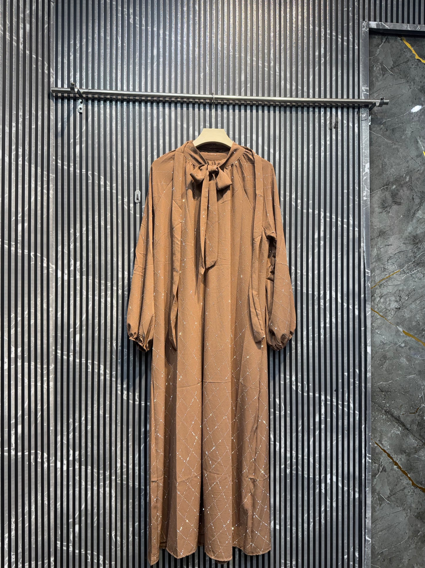 10005Beautiful long midi