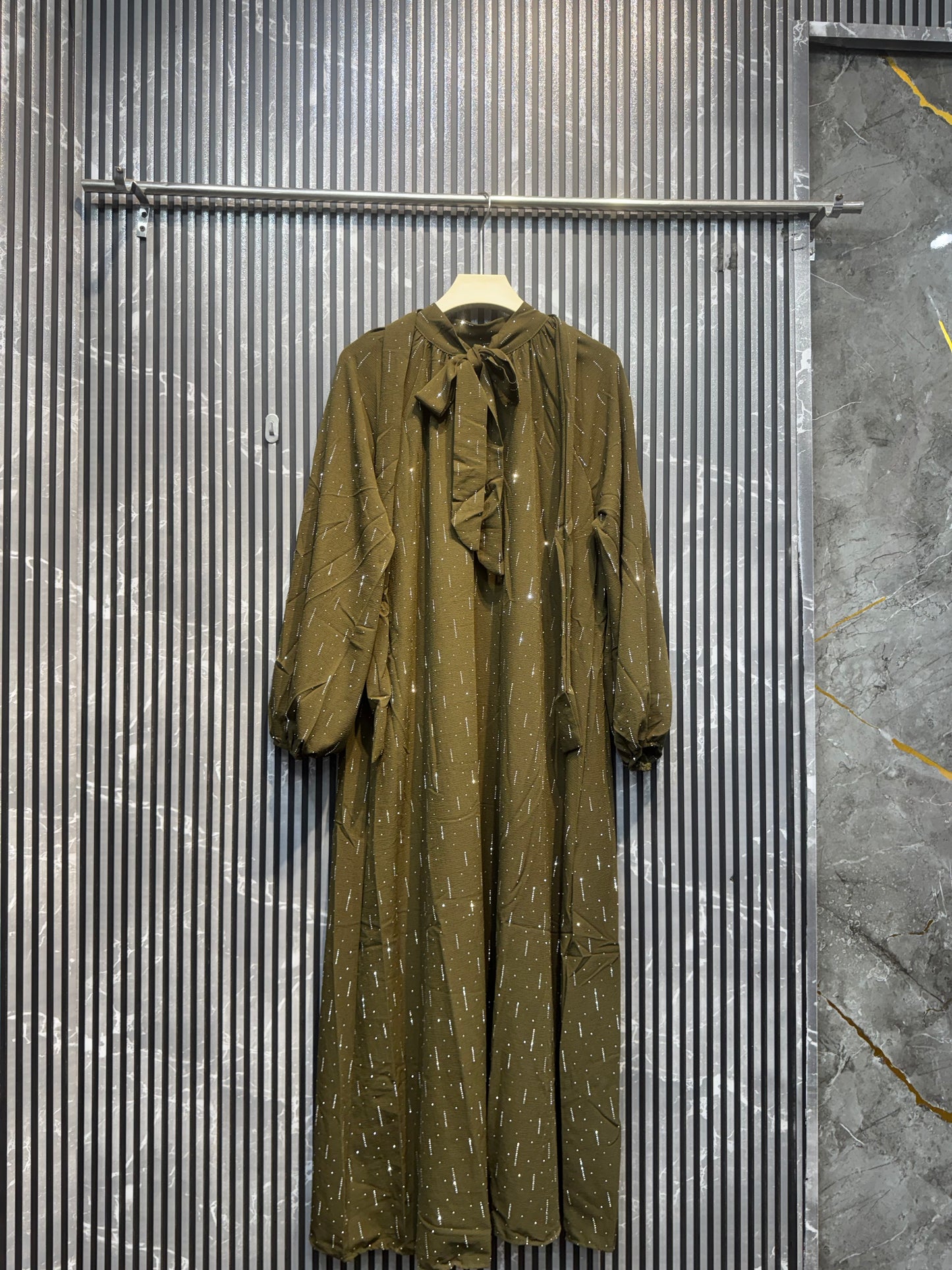 10005Beautiful long midi