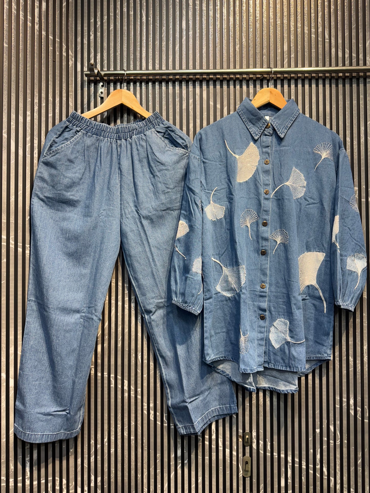 Presenting Beautiful outfit denim 2piece coat set