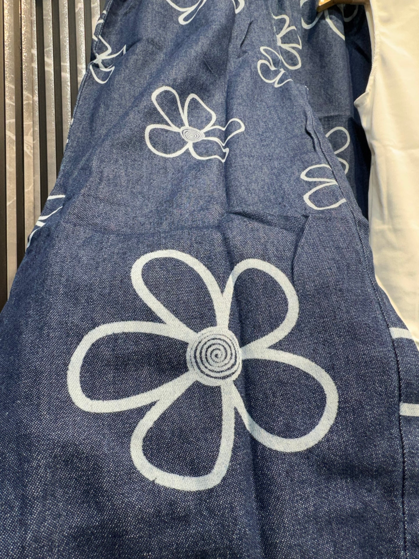 Cod 10004❣️So presenting kids wear, Beautiful 3 pis  cod set 💝