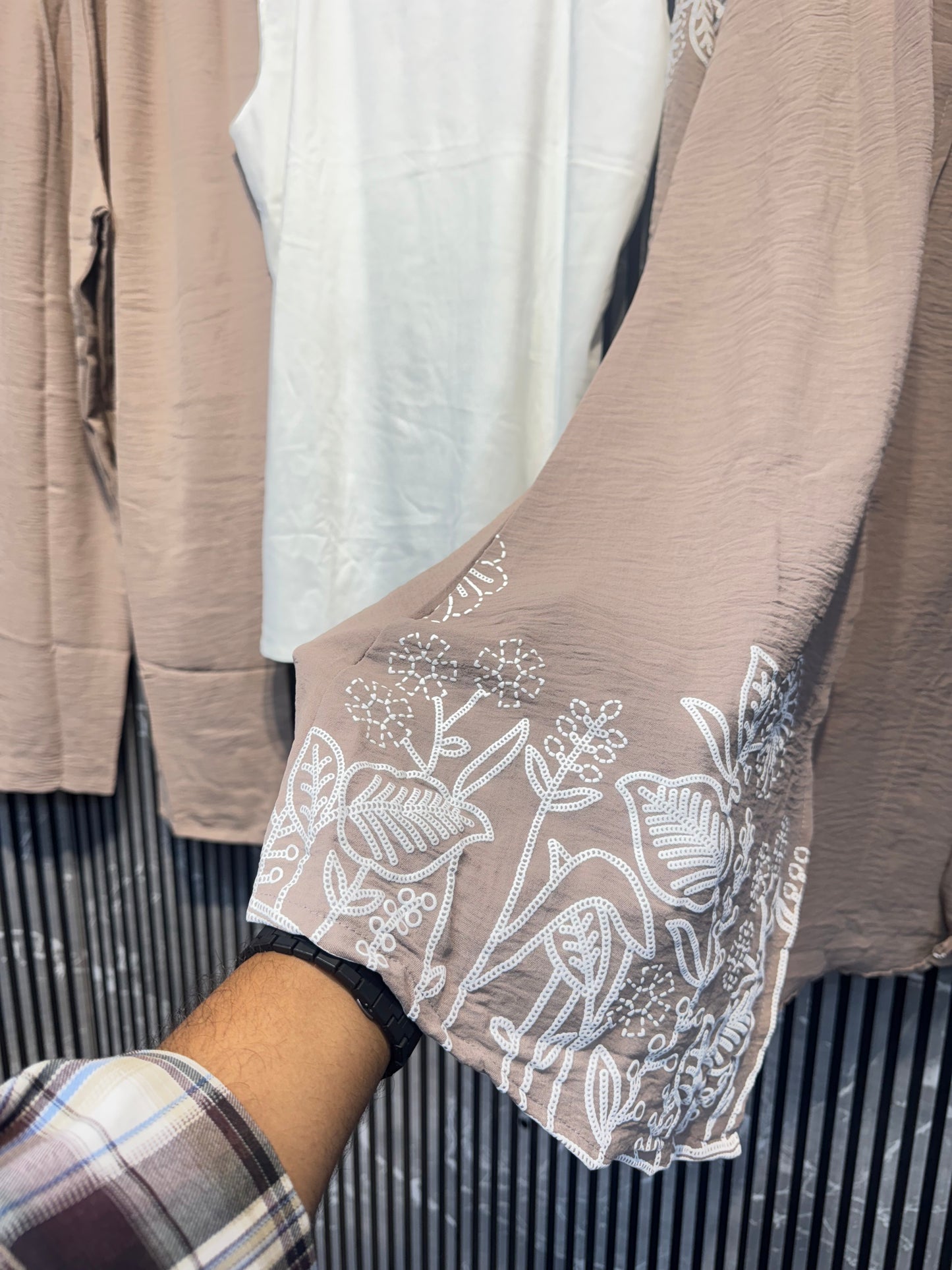 10010Zariya Luxe 3-Piece Suit Set | Premium Fabric & Elegant Design by Ajmeri Fashion