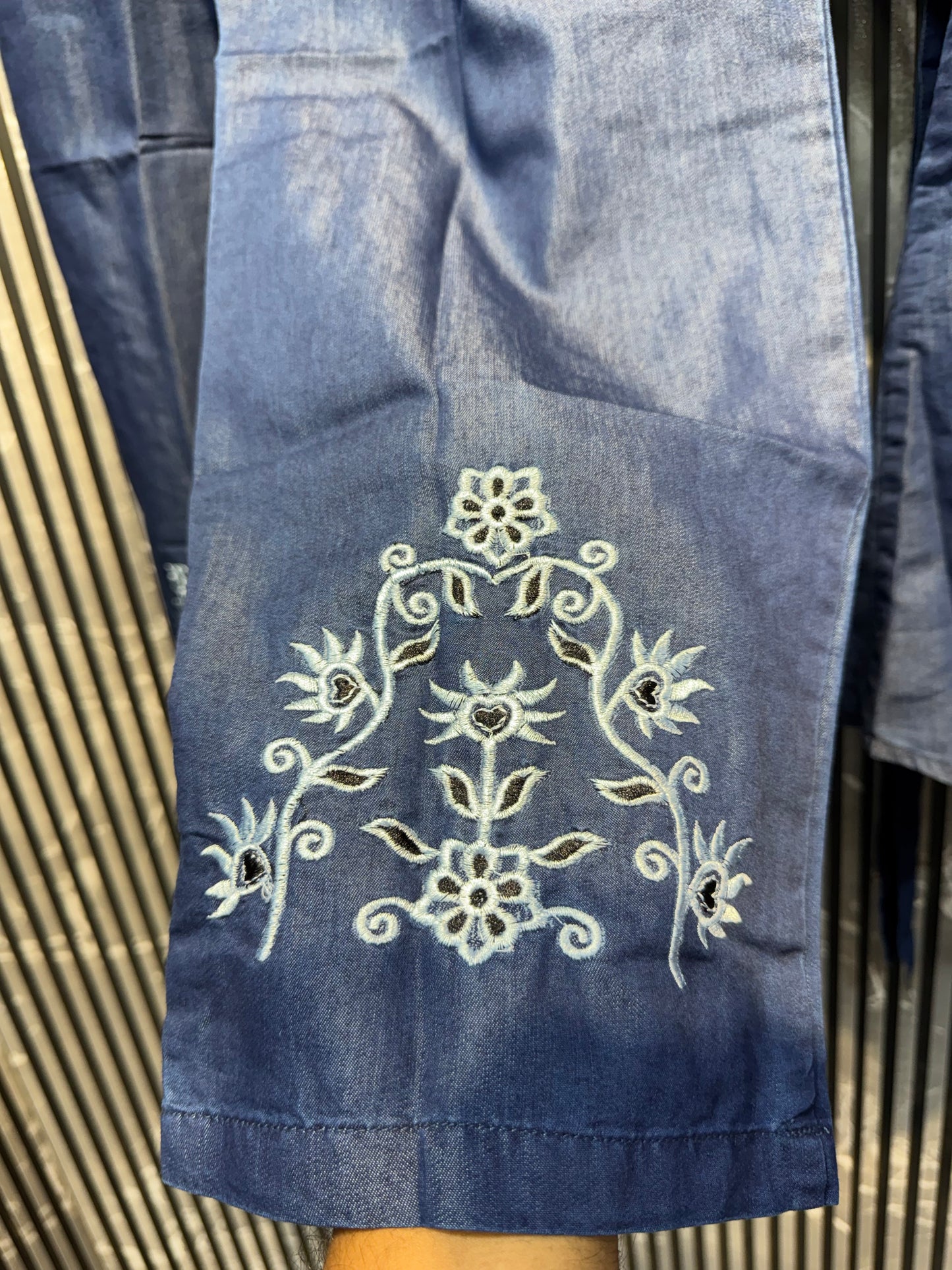 10008✨So Presenting Beautiful outfit Dainm cod set with embroidery ❤️