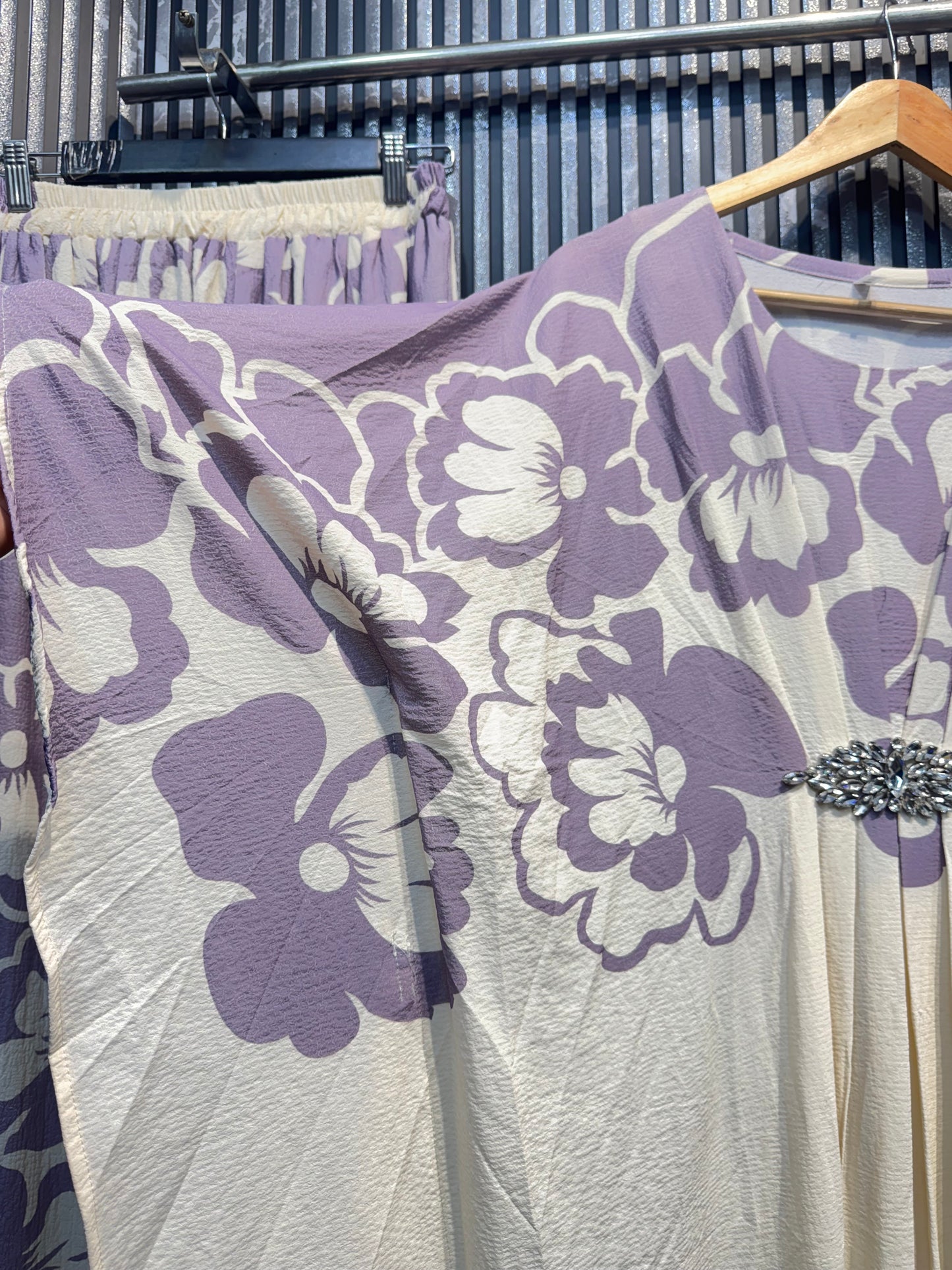 10009✨most loved❤️and demanded article — Noor-e-Haya Long Abaya with Namazi Dupatta.🧕🏻