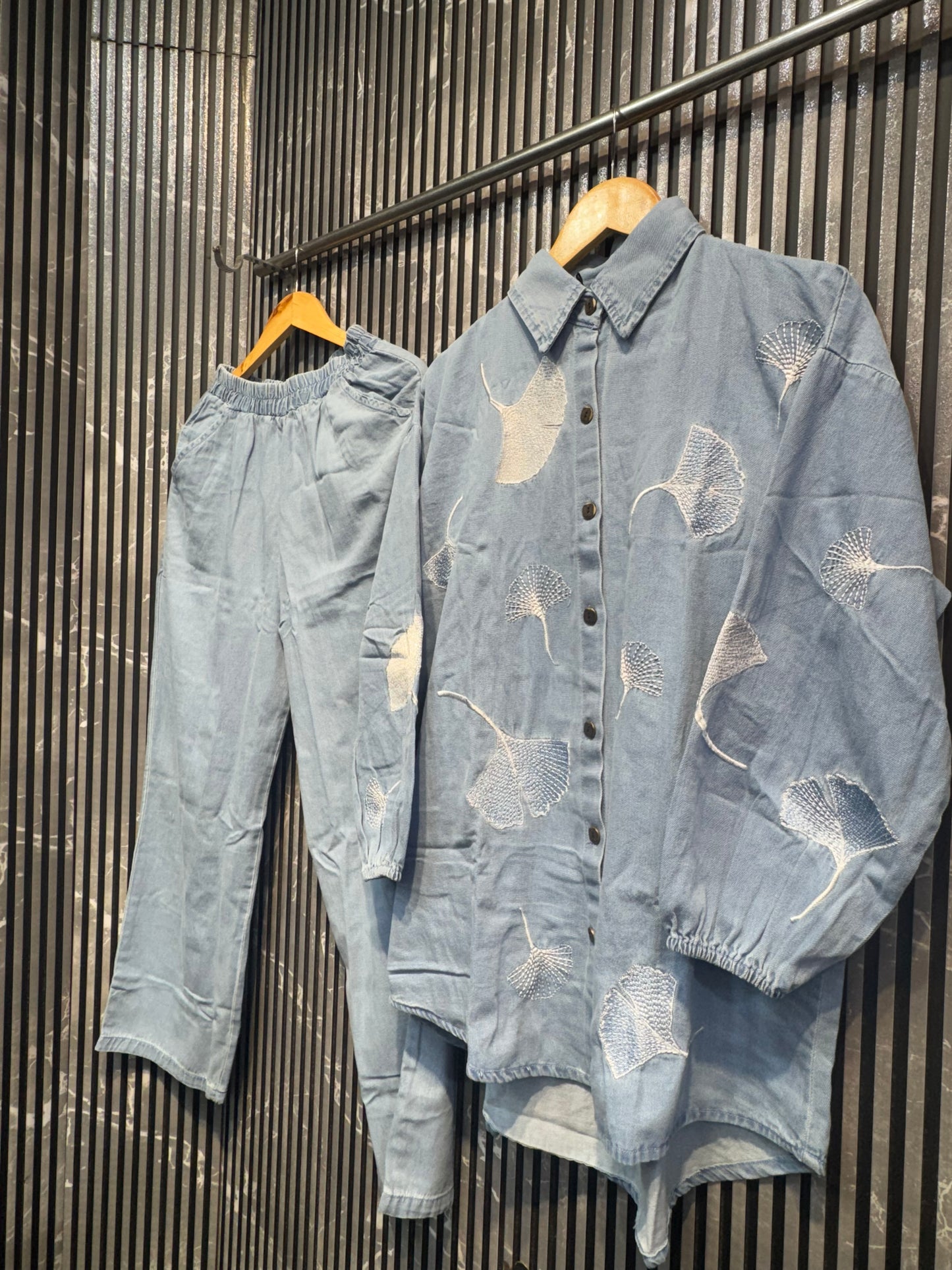 Presenting Beautiful outfit denim 2piece coat set