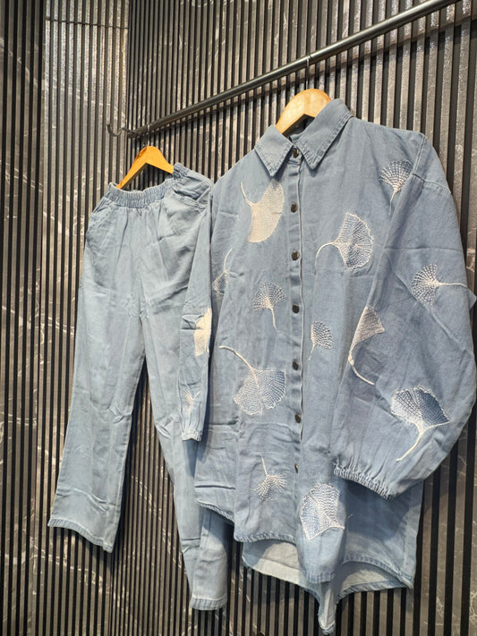 Presenting Beautiful outfit denim 2piece coat set
