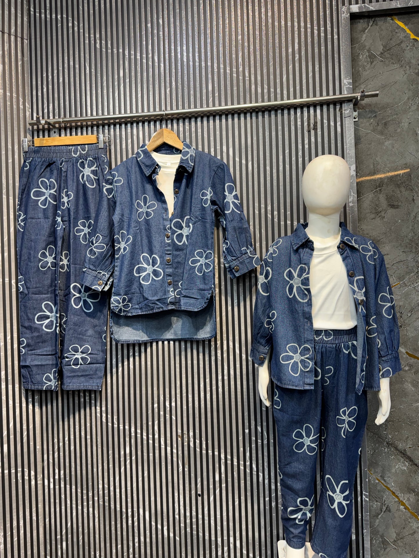 Cod 10004❣️So presenting kids wear, Beautiful 3 pis  cod set 💝