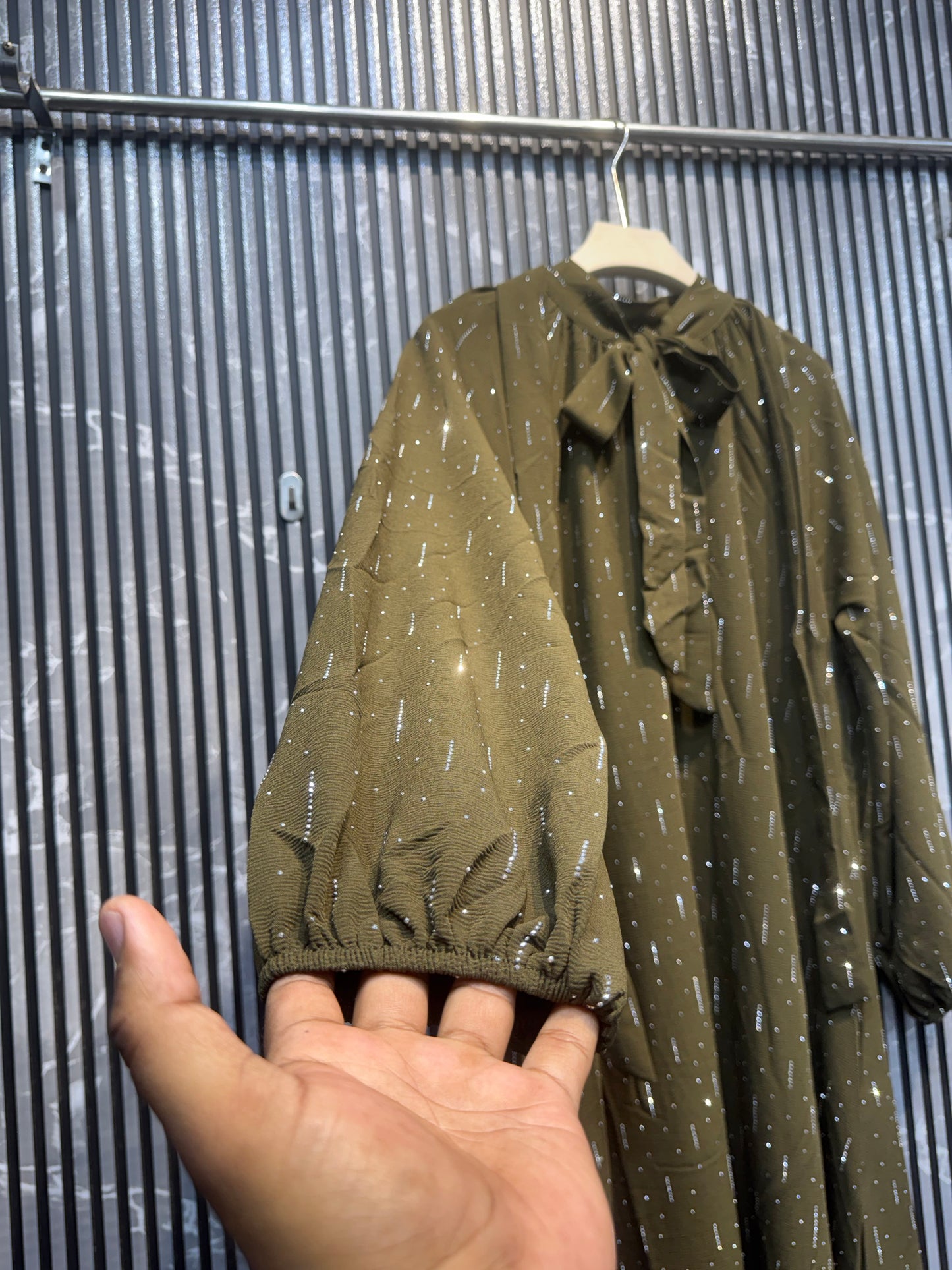 10005Beautiful long midi