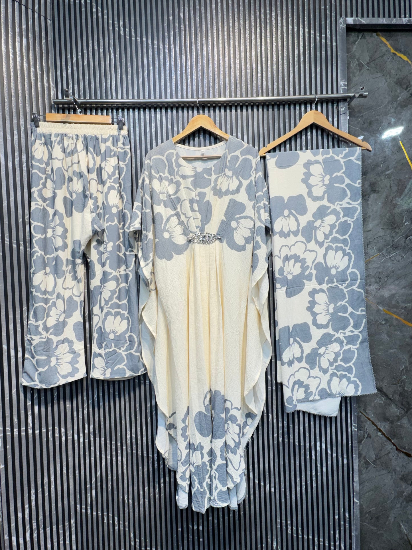 10009✨most loved❤️and demanded article — Noor-e-Haya Long Abaya with Namazi Dupatta.🧕🏻