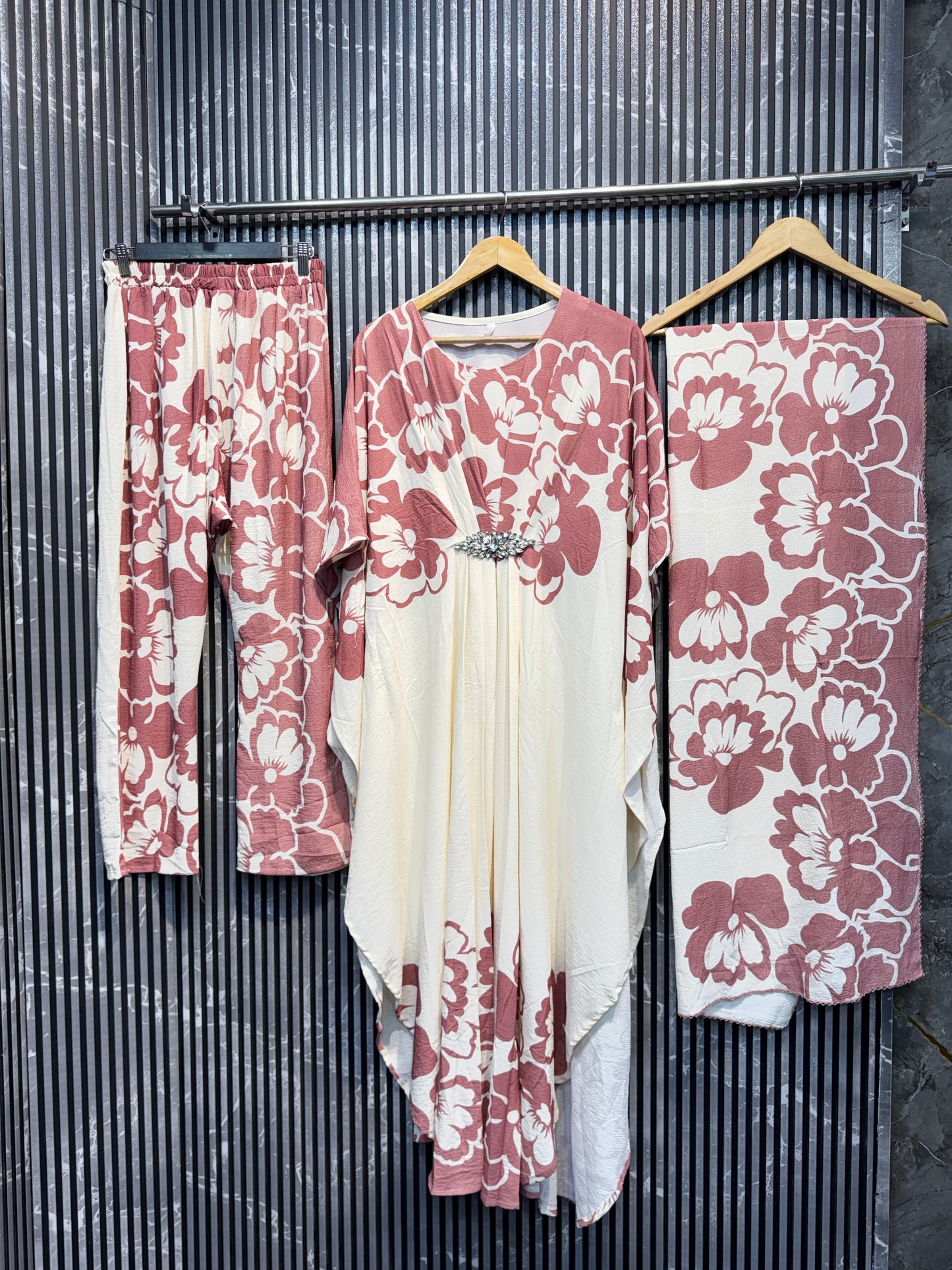 10009✨most loved❤️and demanded article — Noor-e-Haya Long Abaya with Namazi Dupatta.🧕🏻