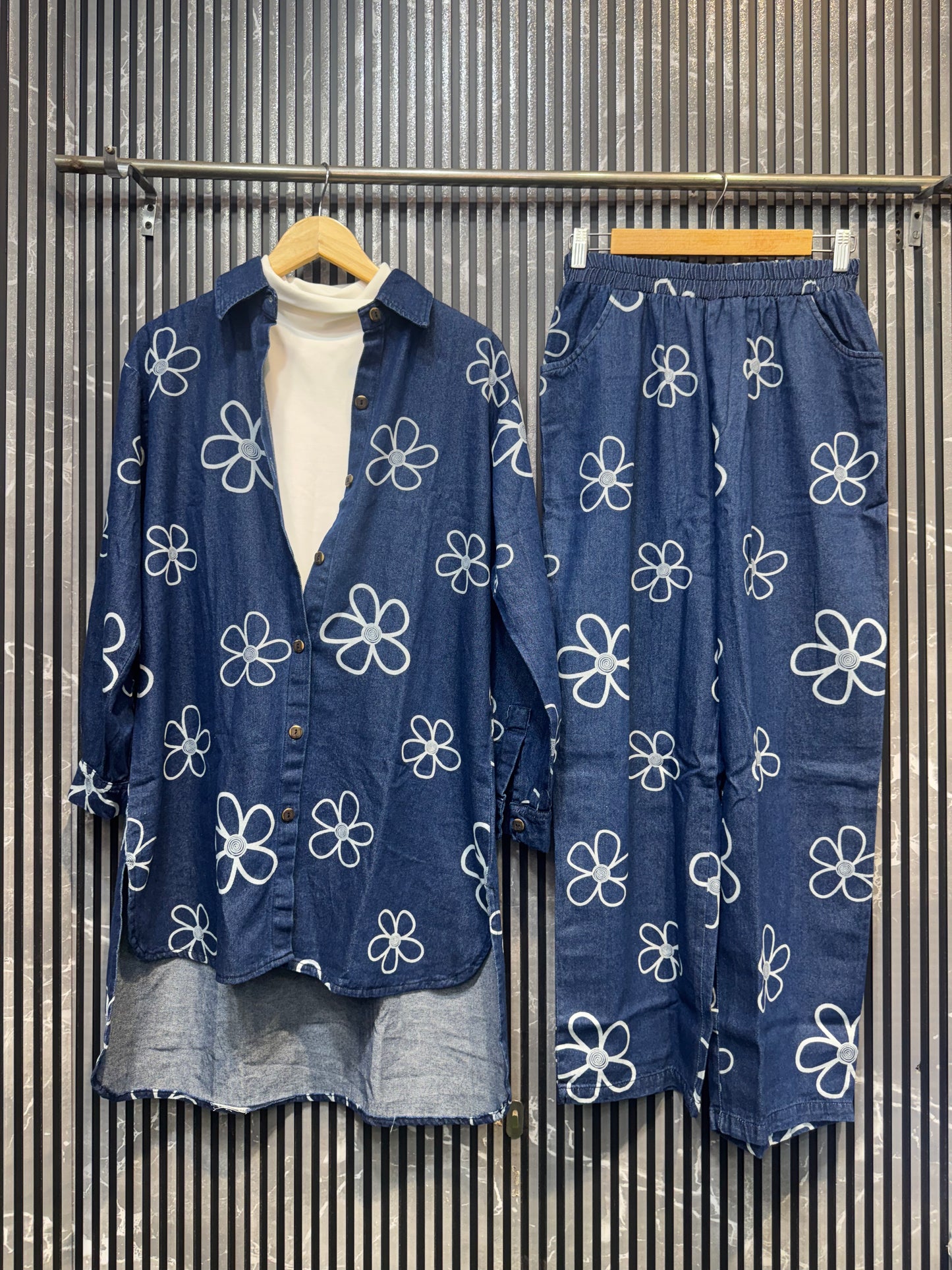 Presenting Beautiful outfit denim 3 piece coat set